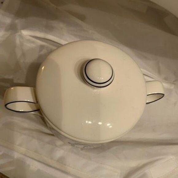 Katie & Mandy Forever Family Sugar Bowl With Lid - Picture 7 of 11